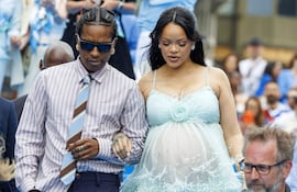 Rihanna y ASAP Rocky llegando al estreno mundial de la nueva película "Les Schtroumpfs" (Los Pitufos) en Bruselas.