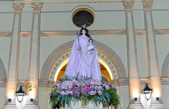 La virgen del Rosario reúne mañana a sus fieles en la parroquia de la ciudad de Itauguá.