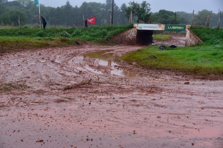 Super prime pre chaco en el autódromo Rubén dumot de Capiatá.