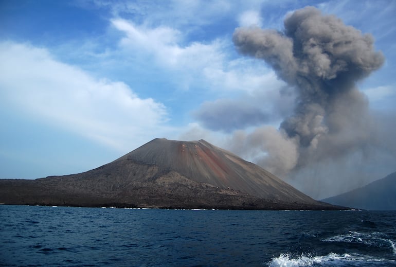 Volcán Krakatoa.