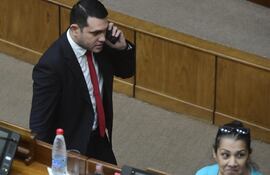 Hernán Rivas, senador colorado cartista sobre cuyo título de abogado pesan sospechas de falsedad.