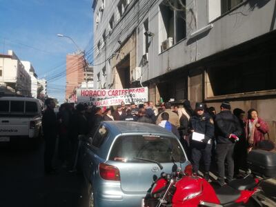 Piden ayuda a Horacio Cartes para "salvar" Copaco.