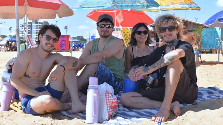 Encarnación: turistas colmaron la playa San José este caluroso Viernes Santo