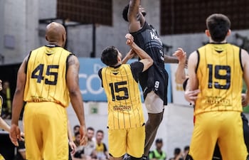 Colonias se multiplicó en defensa y con aciertos puso la serie 2-2.