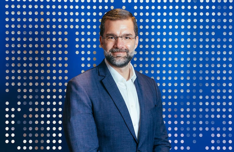 Roberto Laratro Bosch, director general de Tigo Paraguay.