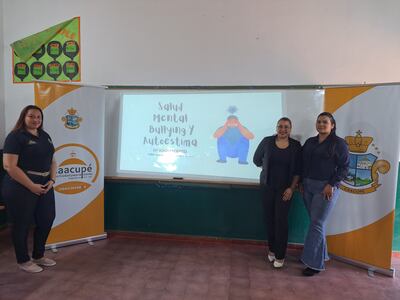La abogada Nair Sánchez y las psicólogas Elisa Vera y Jessica Ayala ofrecieron una charla en la escuela y colegio Héroes del Chaco Ytumi.