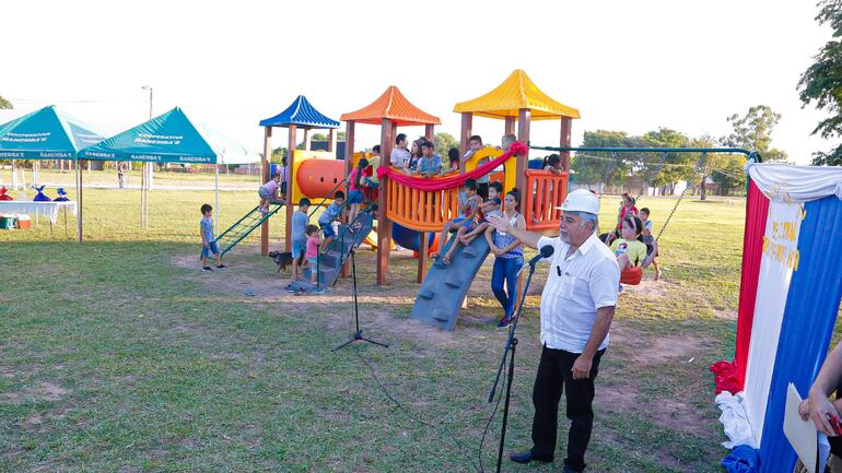 Así son las plazas construidas por la Gobernación de Central. Recientemente iniciaron un llamado a licitación para la restauración de varios espacios públicos y el presupuesto es de G. 3.000 millones.