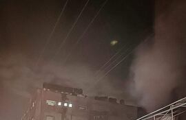 Una ambulancia destrozada en un lugar indeterminado de Gaza. en una imagen publicada por la Media Luna palestina.