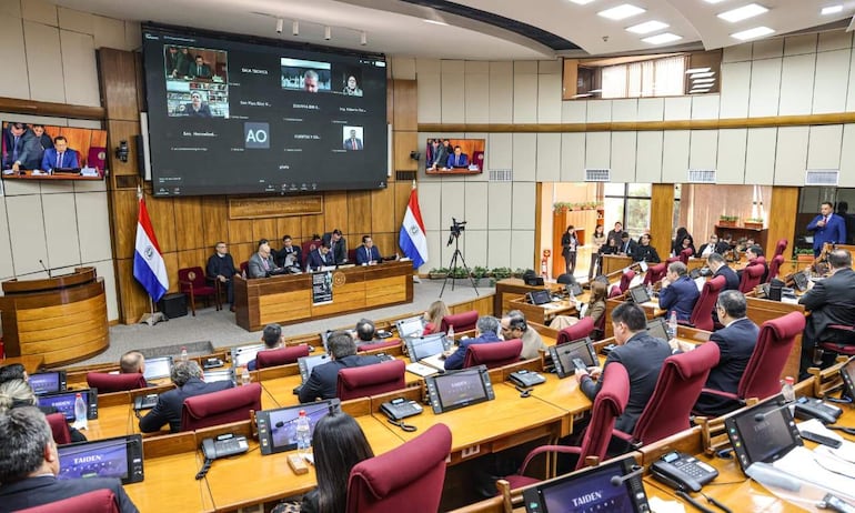 La Comisión de Hacienda de la Cámara de Senadores finalmente decidió postergar el acuerdo para tratamiento del proyecto que modifica condiciones para la cesión de derecho de deuda