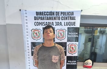 El joven detenido tras amenazar con arma blanca a un comerciante de Luque.