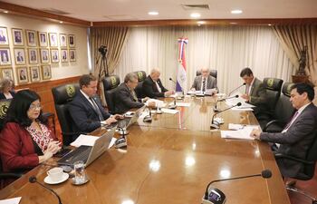 Sesión de la Corte Suprema de Justicia realizada hoy, durante la cual los ministros se reafirmaron en que no se puede litigar desde la clandestinidad.