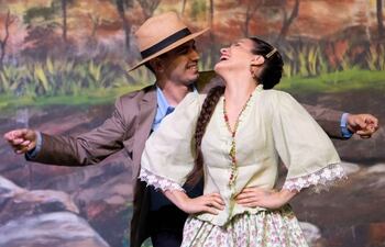 Jeruti Silva y Nico Gaona conforman la Pareja Nacional de la Polca Paraguay, tras consagrarse en la pasada edición del Festival del Takuare'e.