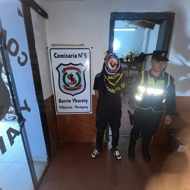 Riña entre adolescentes dentro de una bodega acabó con un muerto y otro detenido