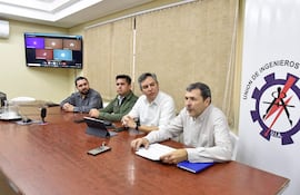 Entrevista con la UIA en la Central de la ANDE.