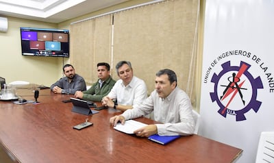 Entrevista con la UIA en la Central de la ANDE.