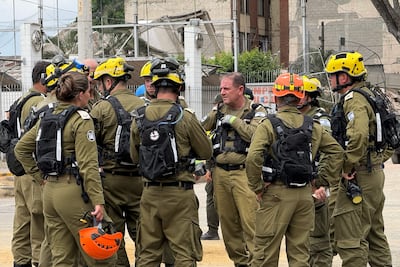 FOTODELDÍA AME9235. CALI (COLOMBIA), 14/08/2026.- Integrantes de las Fuerzas de Defensa de Israel (FDI) patrullan calles este viernes, en Cali (Colombia). Un contingente de 82 militares de las FDI, entre ellos rescatistas, ingenieros y especialistas en distintos campos, llegó este viernes a Cali para apoyar las labores de búsqueda y rescate tras el terremoto de magnitud 7,4 que sacudió el centro y el suroeste de Colombia. EFE/ Mario Baos