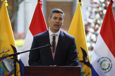 El presidente Santiago Peña, durante una rueda de prensa n el marco de una visita oficial en Quito (Ecuador).