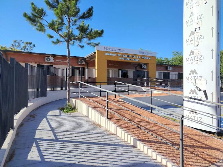 En la compañía Potrero Arce de Acahay, la obra presenta mayor avance, aunque aún falta su culminación y entrega para la habilitación por parte del Ministerio de Salud.