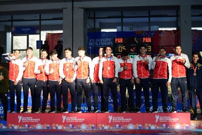 La delegación completa de Paraguay Futsal que conquistó la medalla de oro en los Juegos Bolivarianos Ayacucho-Lima 2025.