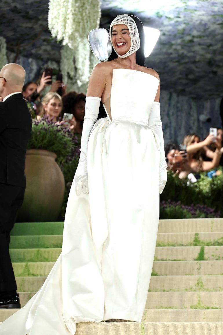 Katy Perry llegó con un look futurista a la Met Gala 2026. (Jamie McCarthy/Getty Images/AFP)
