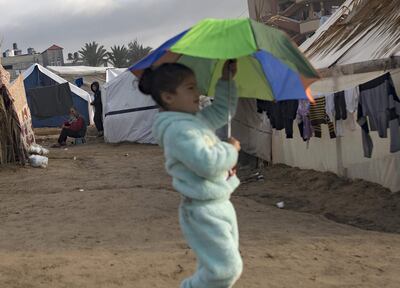 El primer envío por mar por parte del Reino Unido de unas 90 toneladas de ayuda humanitaria para Gaza llegó el lunes a Egipto, informó el ministerio británico de Exteriores.