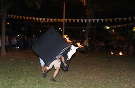 El toro candil también está muy extendido, aunque ya no se utiliza el cuero de la vaca, sino materiales sintéticos.