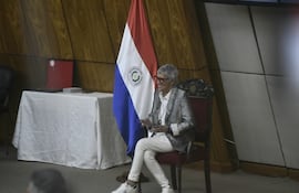 Teresa Parodi en la Cámara de Diputados que le otorgó la "Orden Nacional al Mérito Comuneros"