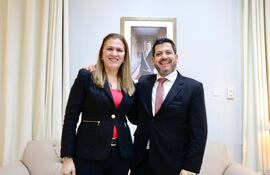 La ministra de Salud, María Teresa Barán y el presidente de Diputados, Raúl Latorre se reunieron ayer, y hoy se volverán a encontrar en la sesión ordinaria.