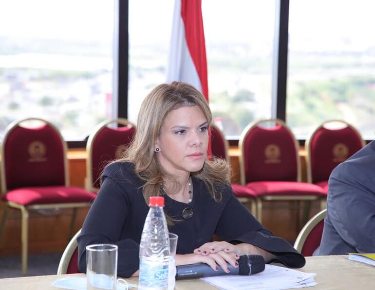 Claudia Criscioni. foto prensa senado