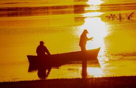 Pescadores piden que la asistencia estatal llegue en tiempo y forma durante la veda pesquera. (Foto, archivo)