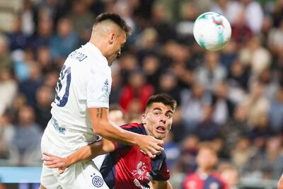 Lautaro Martínez (i) anotó el primer gol del Inter de MIlán.
