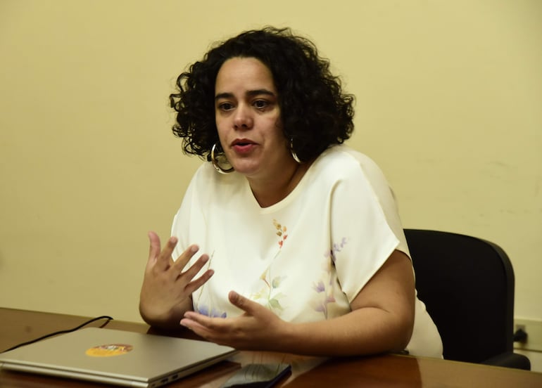 Natalia Alvarenga, de la Secretaría Nacional de Cultura, brindó detalles acerca de la presente convocatoria.