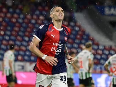 El argentino Pablo Vegetti, futbolista de Cerro Porteño, celebra un gol en el partido frente a Rubio Ñu por la fecha 11 del torneo Clausura 2026 de la Primera División de Paraguay en el estadio La Nueva Olla, en Asunción, Paraguay.