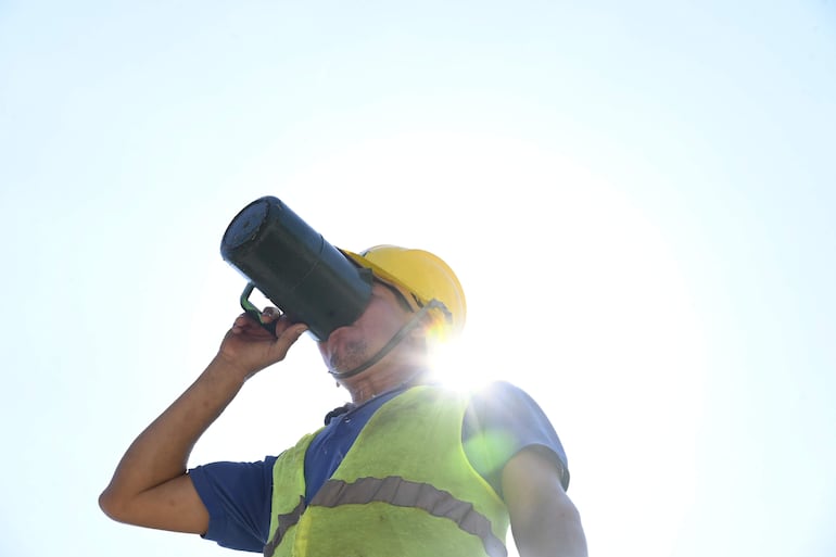 Calor y contaminación vuelven insalubre trabajar: especialista da recomendaciones