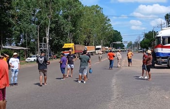 Camioneros del Guairá se suman a paro nacional por suba del combustible y reclaman reajuste del flete