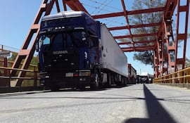 Paso fronterizo entre Falcón y Clorinda, frontera con Paraguay y Argentina