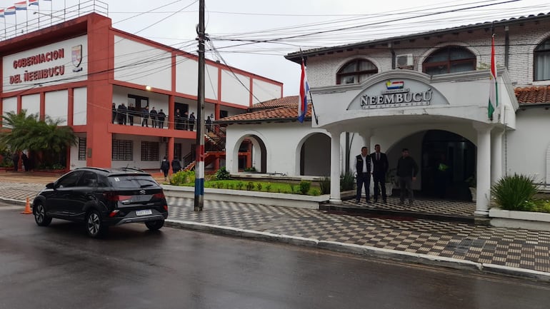 Fachada de la Gobernación de Ñeembucú.
