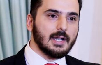 Édgar Ruiz, titular de la Secretaría de Repatriados, informó ayer a la tarde rueda de prensa en Palacio de López.