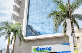 Paraguay ocupa el primer lugar mundial en exportación de azúcar orgánico y el cuarto en carne vacuna, y una parte importante de esa capacidad está vinculada a cooperativas asociadas de Bancop.