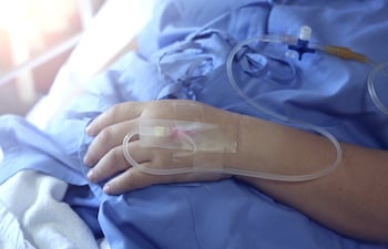 Imagen ilustrativa de un paciente en terapia intensiva.