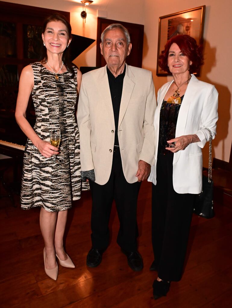 Graciela Meza, Raúl Tuma y Eneide Boneu.