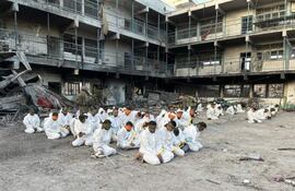 Exterior del hospital Kamal Adwan en el norte de Gaza, el día del ataque israelí (EFE)