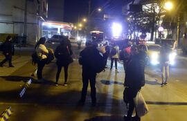 El Gobierno pagó el subsidio de junio, pero los usuarios siguen padeciendo por las reguladas.