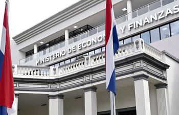 Ministerio de Economía y Finanzas (MEF).