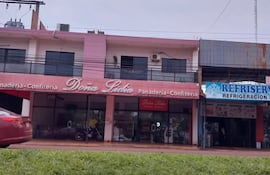 En este lugar donde ahora funciona una panadería supuestamente terminó su secundaria el senador cartista, Hernán David Rivas.