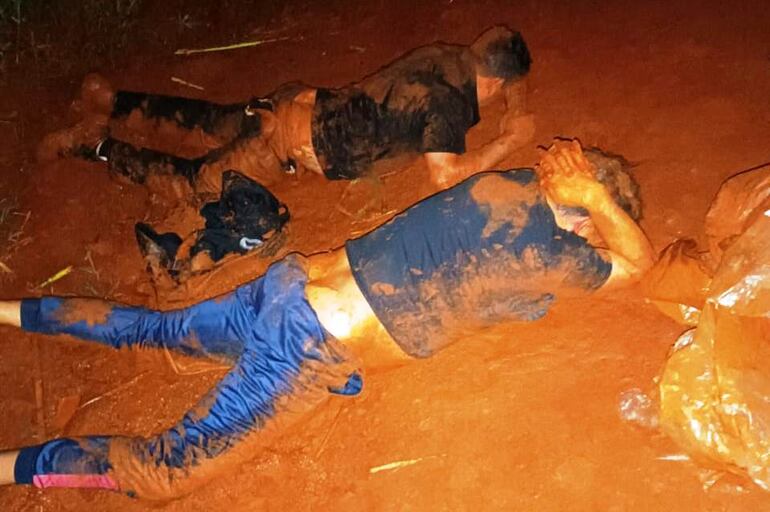 Los cuatreros fueron aprehendidos infraganti por los vecinos y la Policía Nacional.