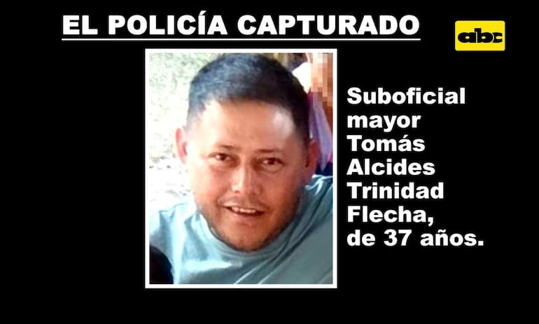 Tomás Alcides Trinidad Flecha sonríe mientras lleva una camiseta clara, con texto en la imagen que indica su captura.