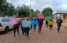 Los usuarios de la Unidad de Salud Familiar del barrio María Auxiliadora se manifestaron para pedir el cambio del director de la dependencia.