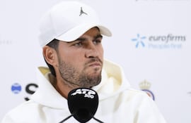 Carlos Alcaraz (22 años) es dura para Roland Garros por una lesión en la muñeca.
