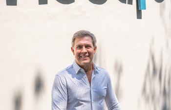 Dr. Roger Molinas, CEO de Neolife Medicina y Cirugía Reproductiva.